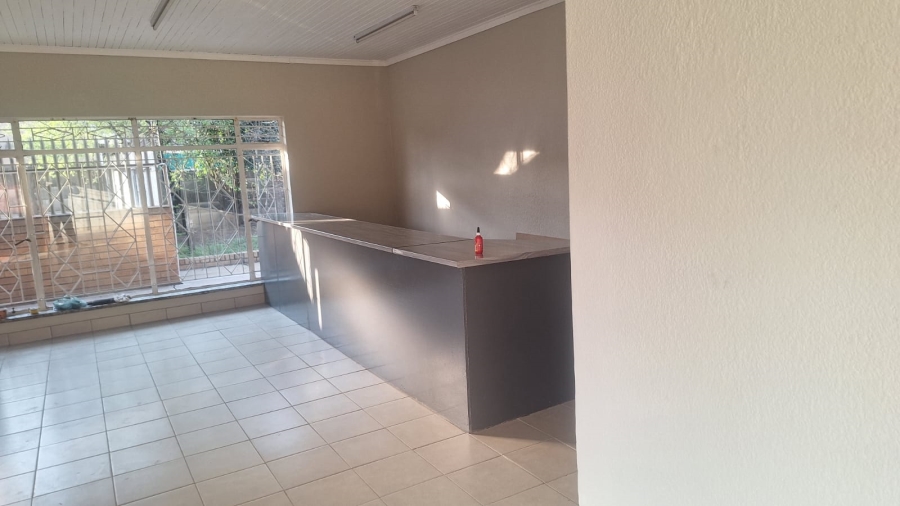 To Let commercial Property for Rent in Flamwood North West